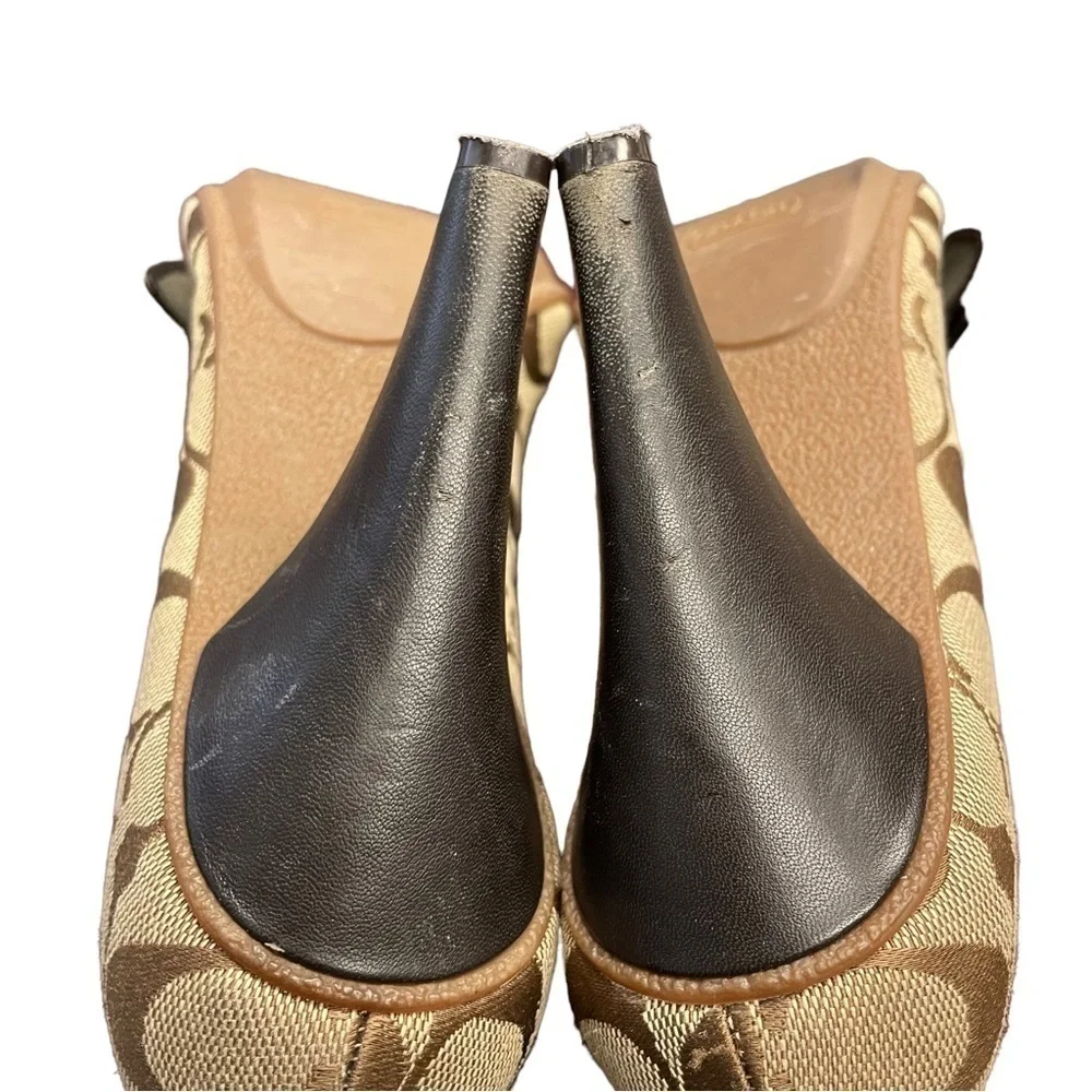 Coach Alaina Logo Heel Pumps Brown Tan Size 9.5